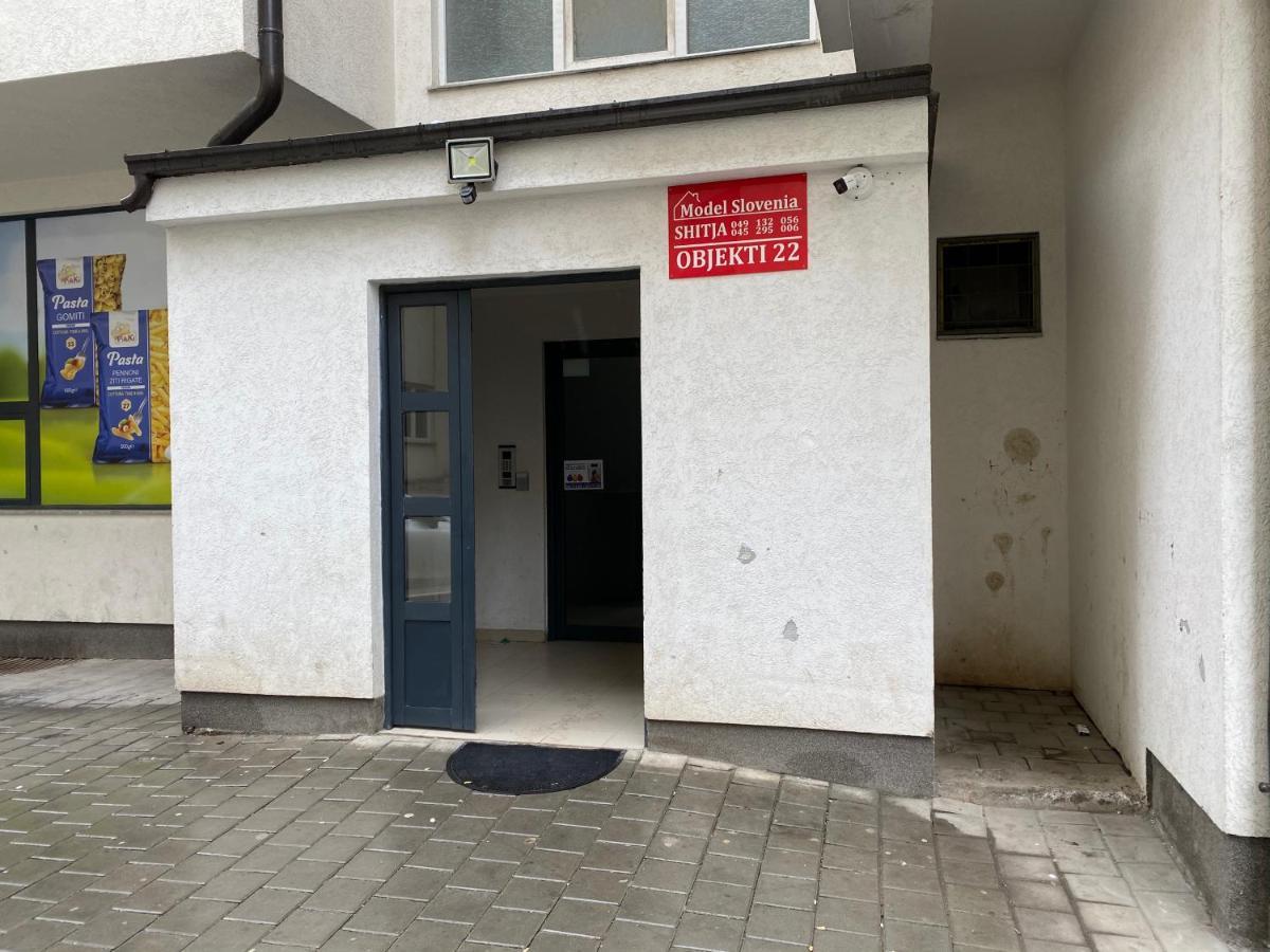 Elegant Apartment In City Centre プリシュティナ エクステリア 写真