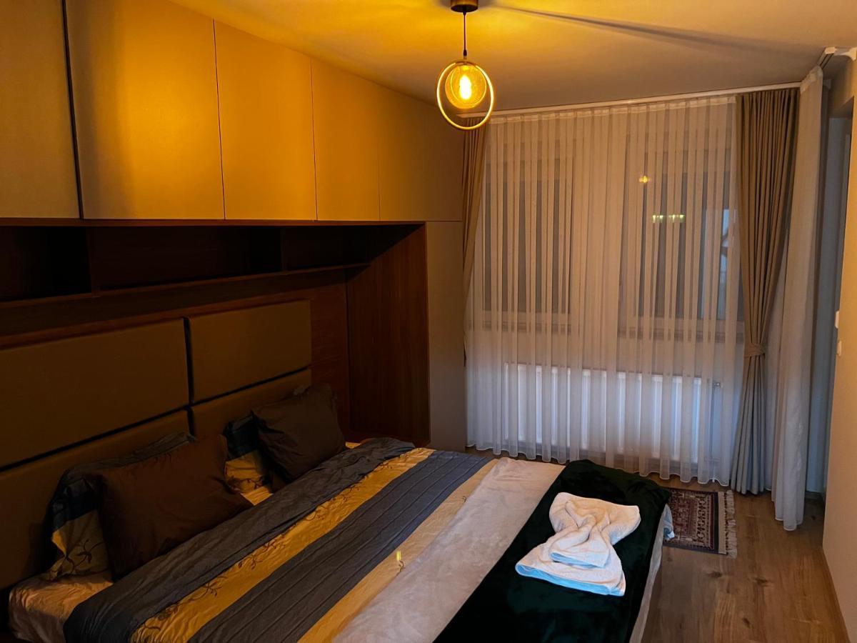 Elegant Apartment In City Centre プリシュティナ エクステリア 写真