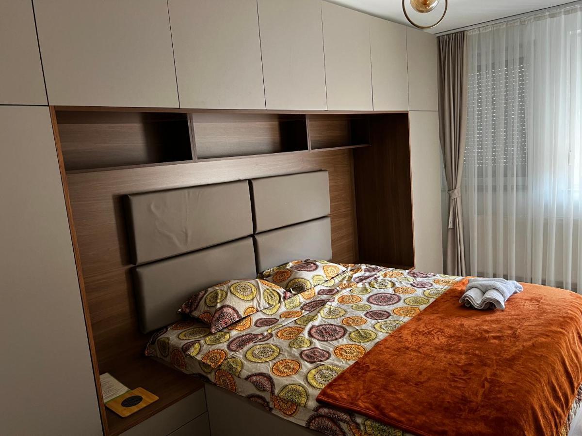 Elegant Apartment In City Centre プリシュティナ エクステリア 写真