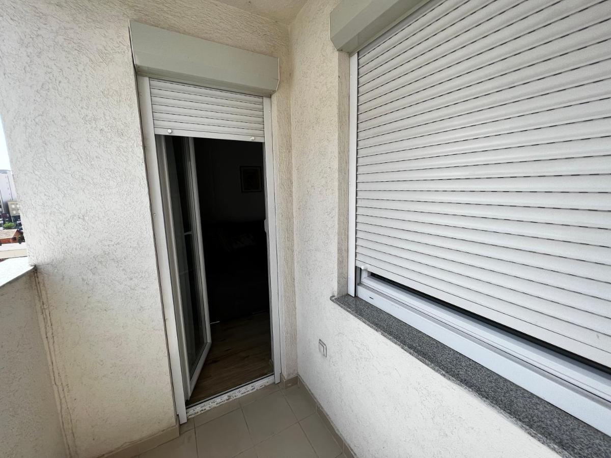 Elegant Apartment In City Centre プリシュティナ エクステリア 写真