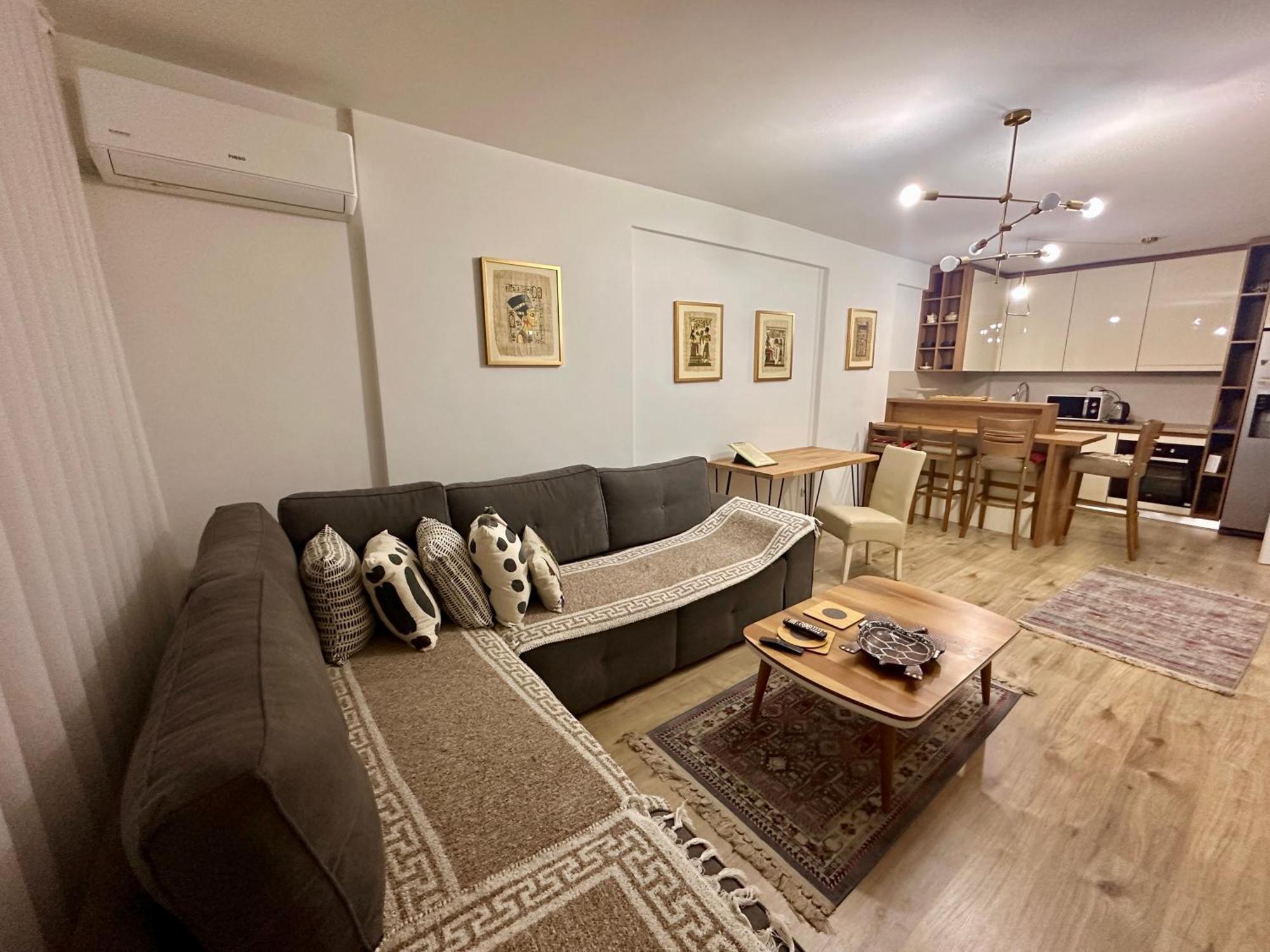 Elegant Apartment In City Centre プリシュティナ エクステリア 写真