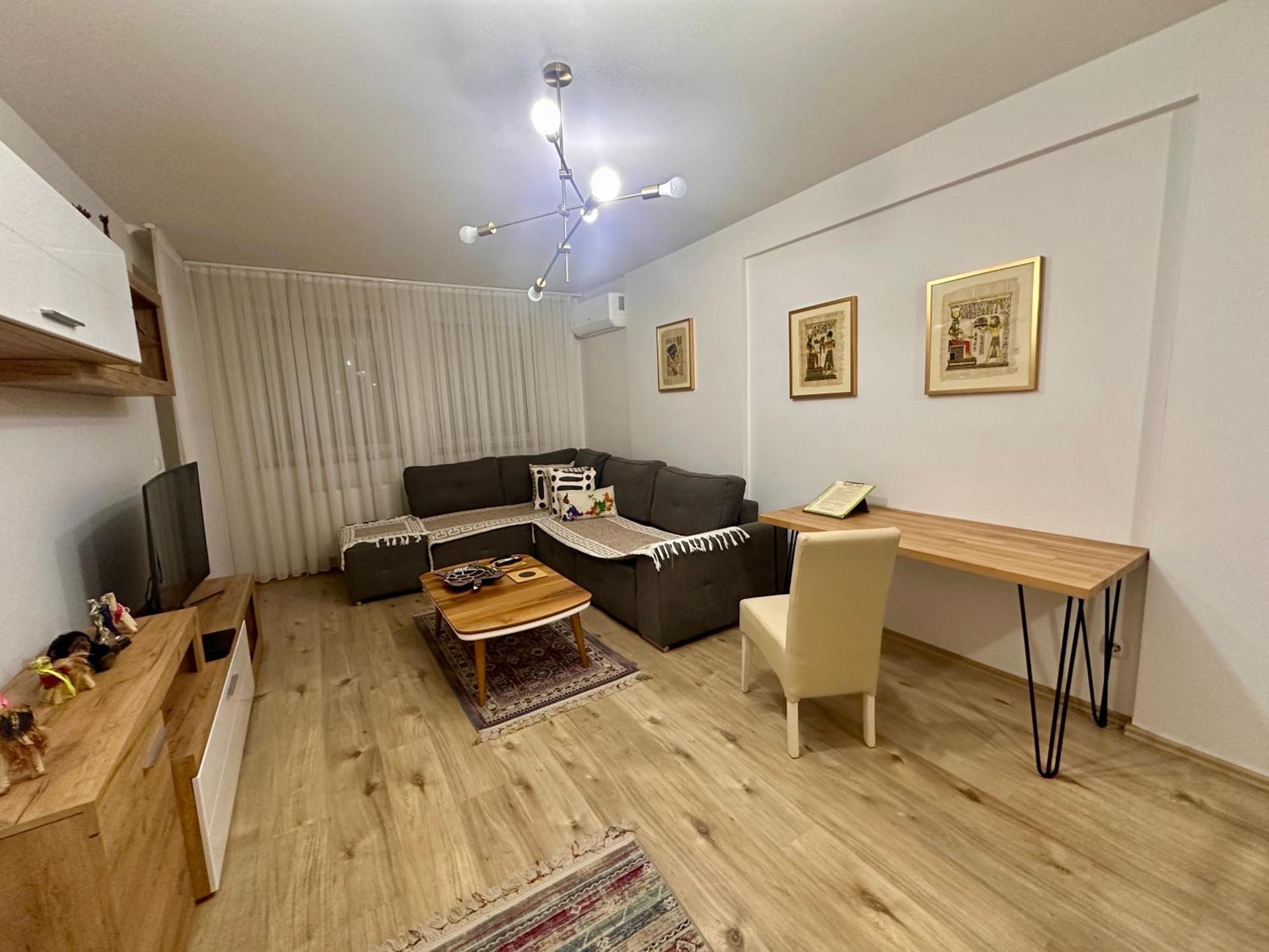 Elegant Apartment In City Centre プリシュティナ エクステリア 写真